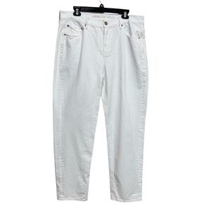NWT American Eagle Outfitters 90’s Straight White Jean